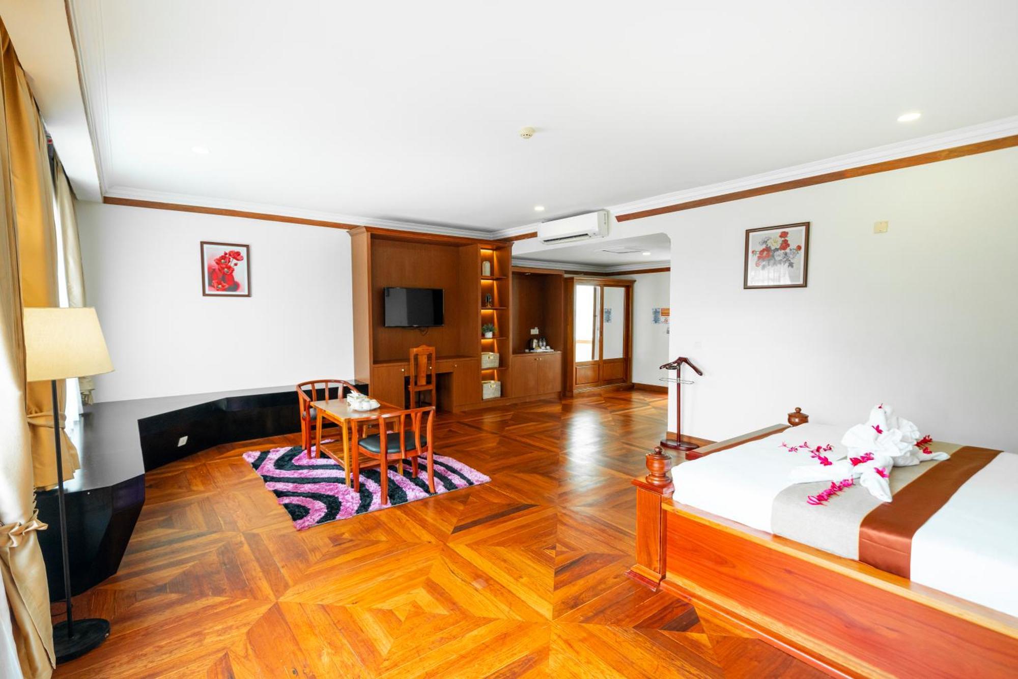 Pursat Riverside Hotel & Spa Extérieur photo