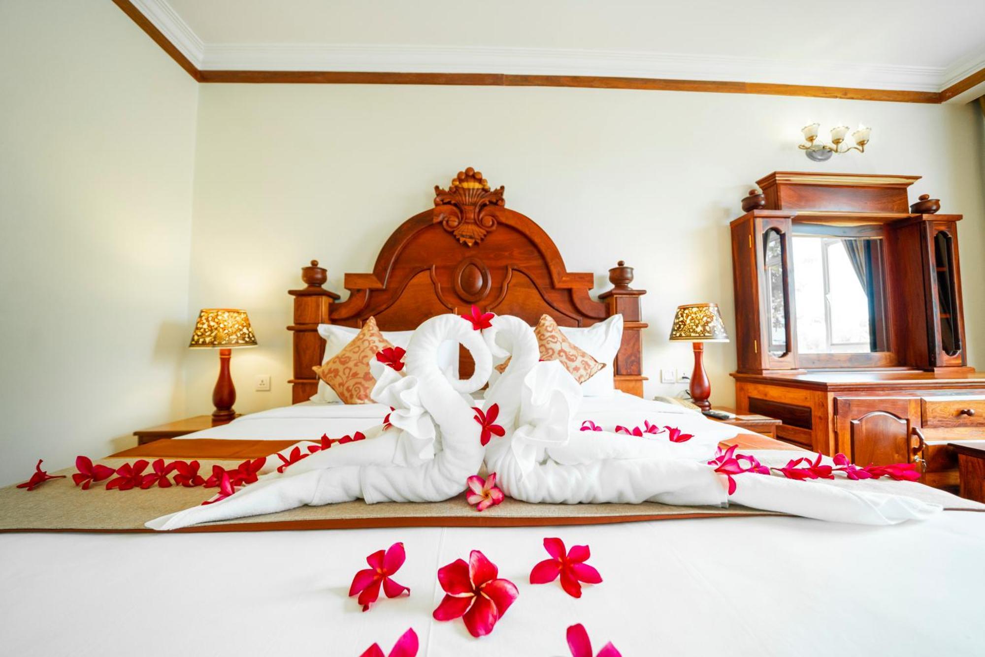 Pursat Riverside Hotel & Spa Extérieur photo